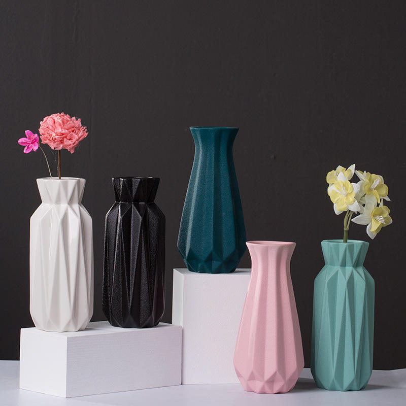 Geometric Vessel: Black & White Nordic Ceramic